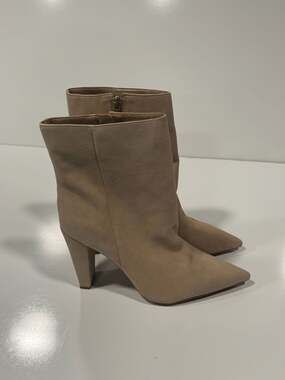 Vince Camuto Membidi Suede Pointed Toe Ankle Booties 8M
